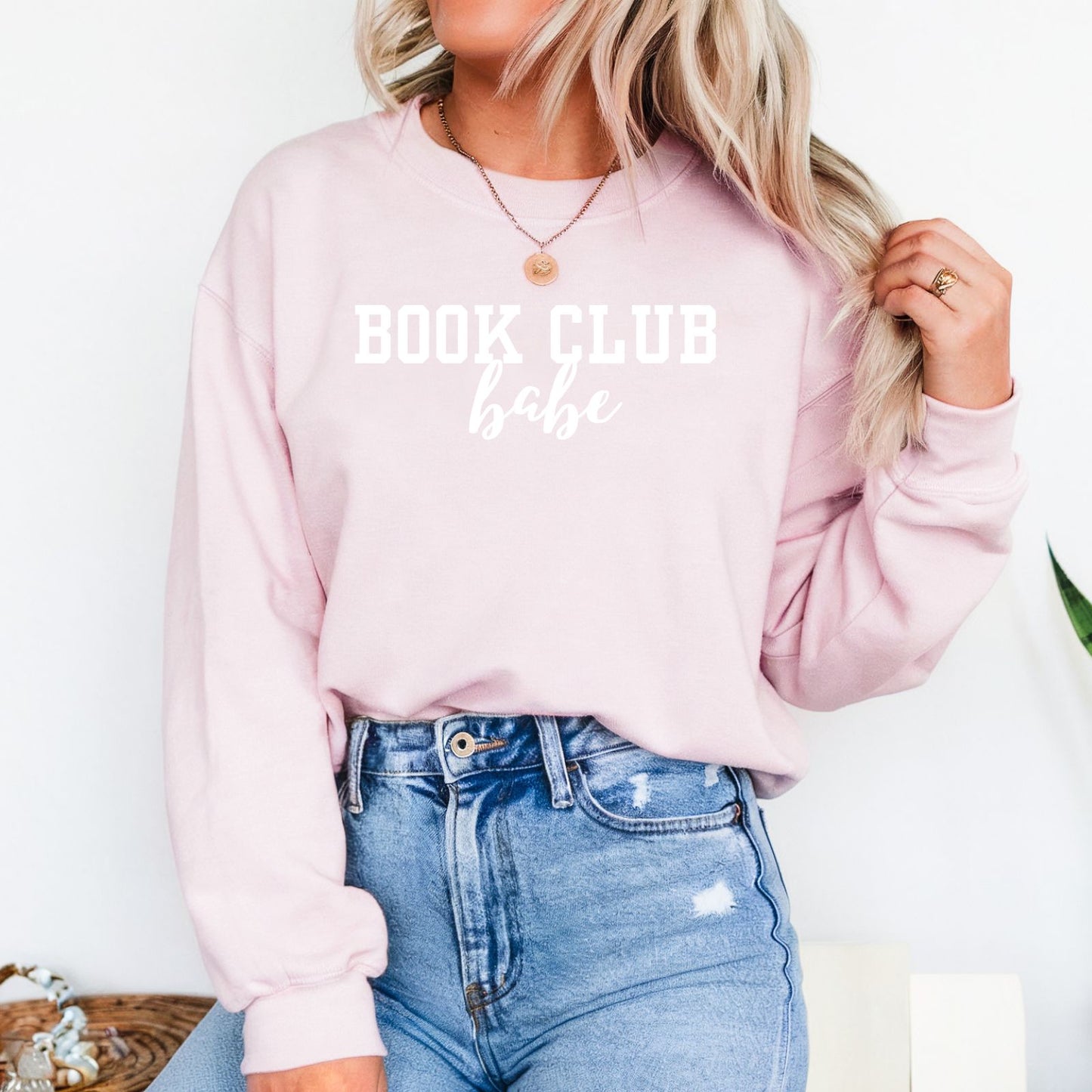 Book Club Babe Crewneck in Pink